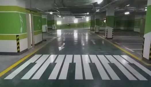 巴东车位划线